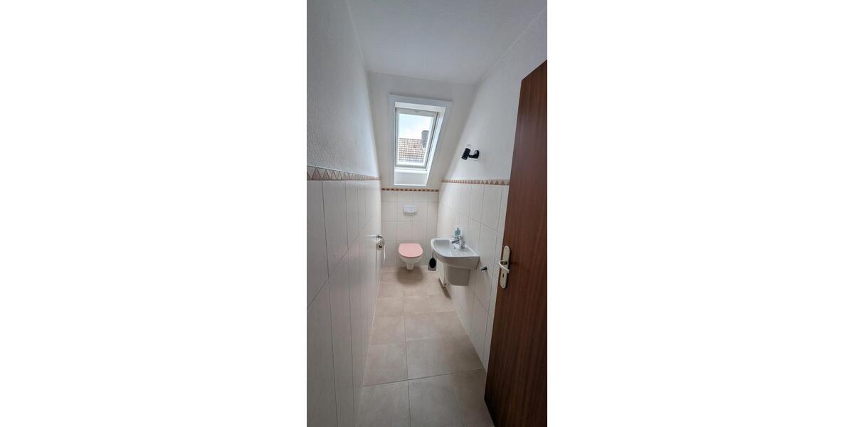 Dachgeschoßwohnung Iffezheim - 3 Zimmer, 86 m&sup2;, 860&euro; | Angebot:25995005