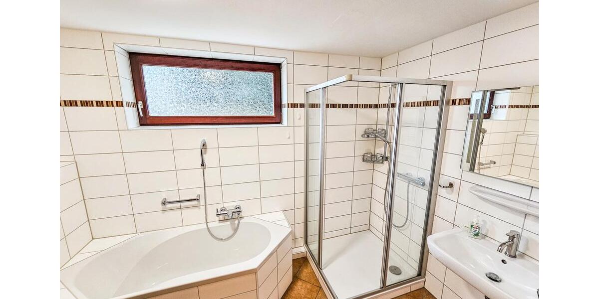 Erdgeschoßwohnung Malsch - 5 Zimmer, 138 m&sup2;, 1.175&euro; | Angebot:19031394
