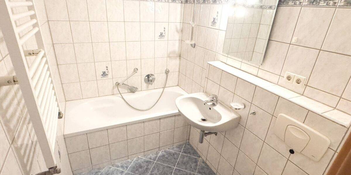 Mehrfamilienhaus, Wohnhaus Ettlingen - 310.000&euro; | Angebot:25665056