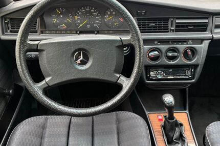 Mercedes-Benz 190 121.000 km 5.800 &euro; Gaggenau 76571