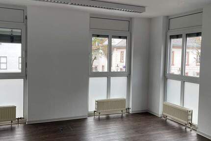 Gewerbeobjekt Rastatt Georgenvorstadt - 7 Zimmer, 182 m&sup2;, 2.000&euro; | Angebot:25662441