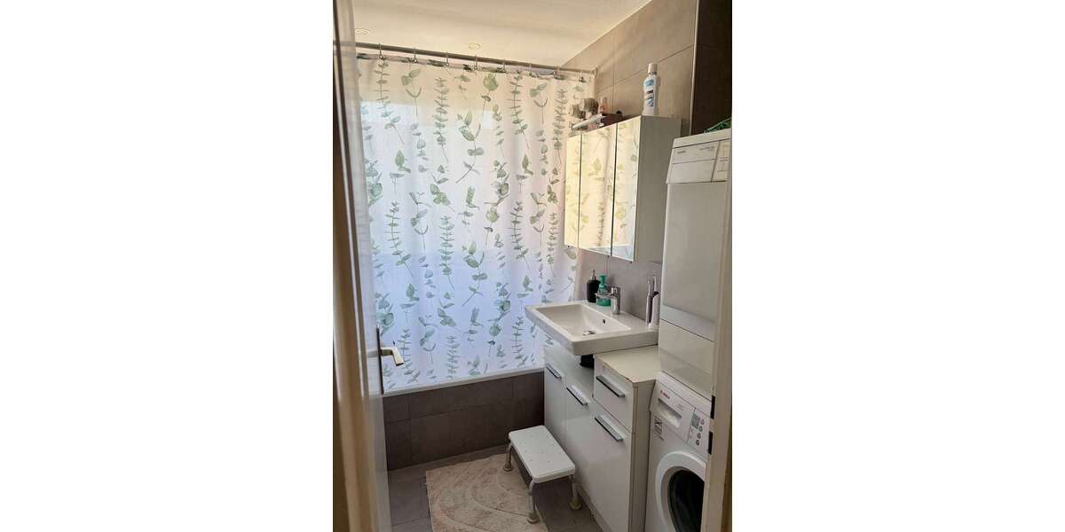 Moderne 4-Zimmer-Wohnung mit 2 Balkonen – ideal für Mitarbeitende des Mercedes-Benz-Werks - Etagenwohnung Rastatt | Angebot:26985895
