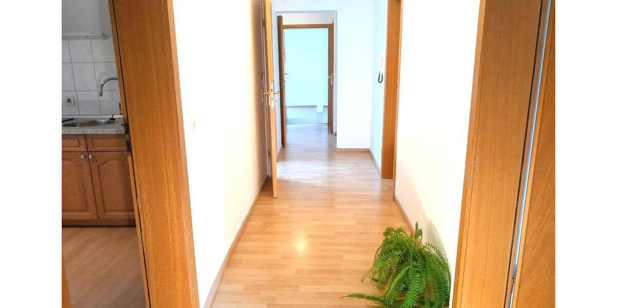 Dachgeschoßwohnung Oberkirch - 3 Zimmer, 91 m&sup2;, 683&euro; | Angebot:25930093