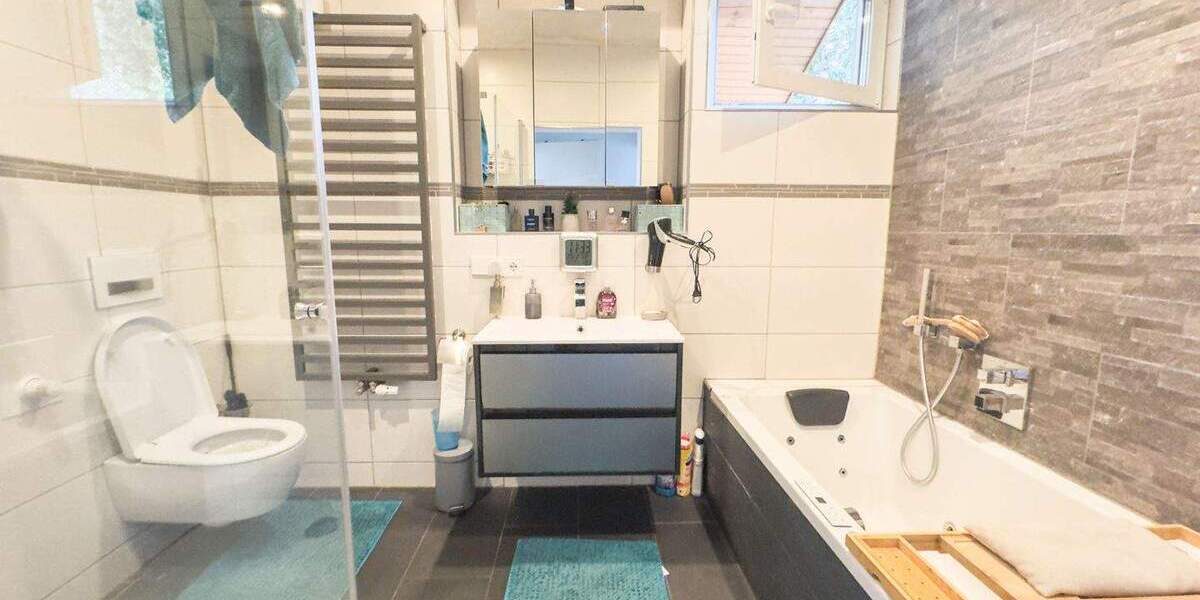 Mehrfamilienhaus, Wohnhaus Dobel - 1 Zimmer, 290 m&sup2;, 569.000&euro; | Angebot:25718554