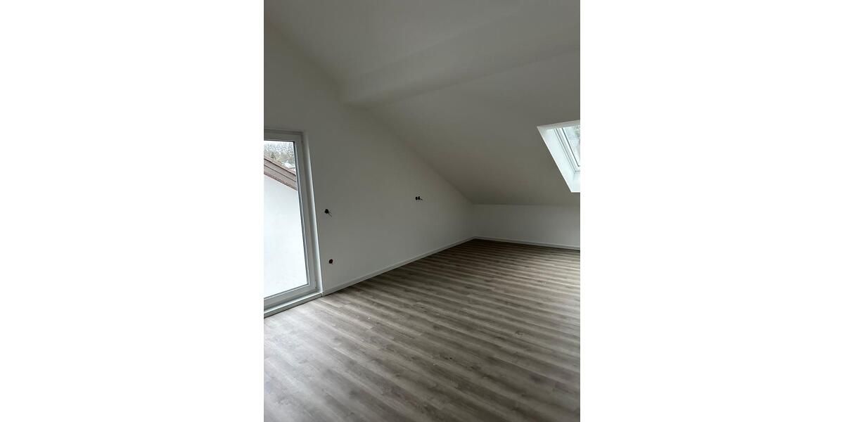 Dachgeschoßwohnung Rastatt - 3 Zimmer, 86 m&sup2;, 1.050&euro; | Angebot:25823533