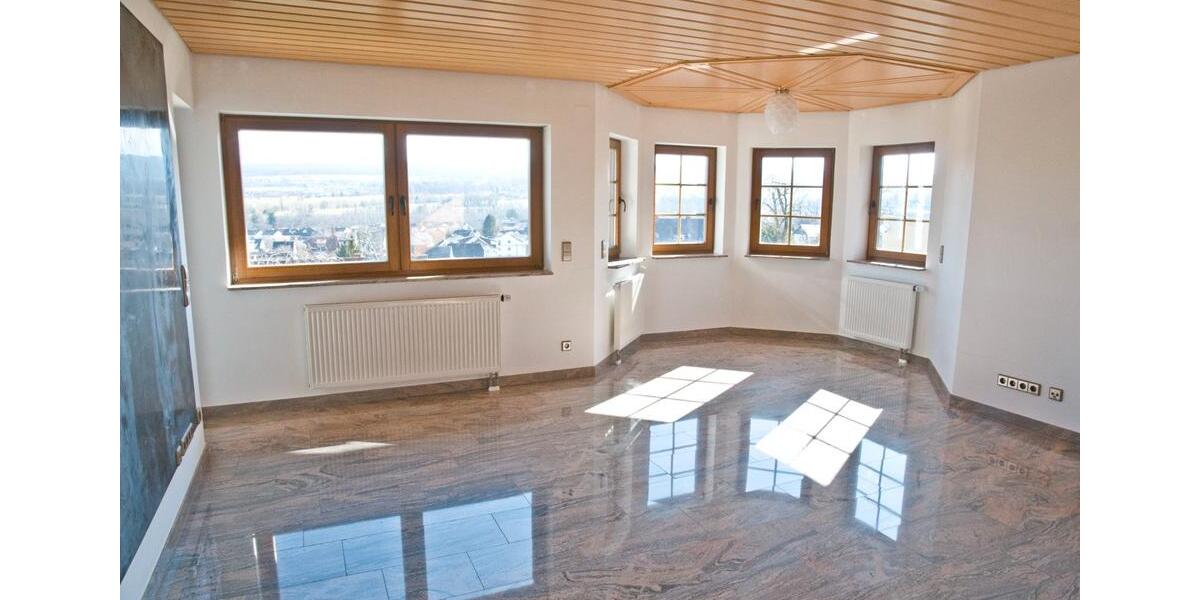 Dachgeschoßwohnung Straubenhardt - 2 Zimmer, 94 m&sup2;, 989&euro; | Angebot:25976196