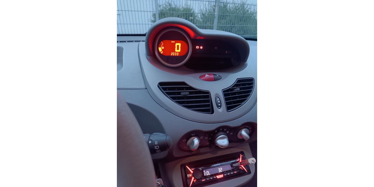 Renault Clio 113.000 km 2.700 &euro; Bühlertal 77830