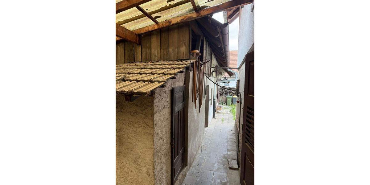 Einfamilienhaus Bühlertal - 8 Zimmer, 250 m&sup2;, 425.000&euro; | Angebot:25756402