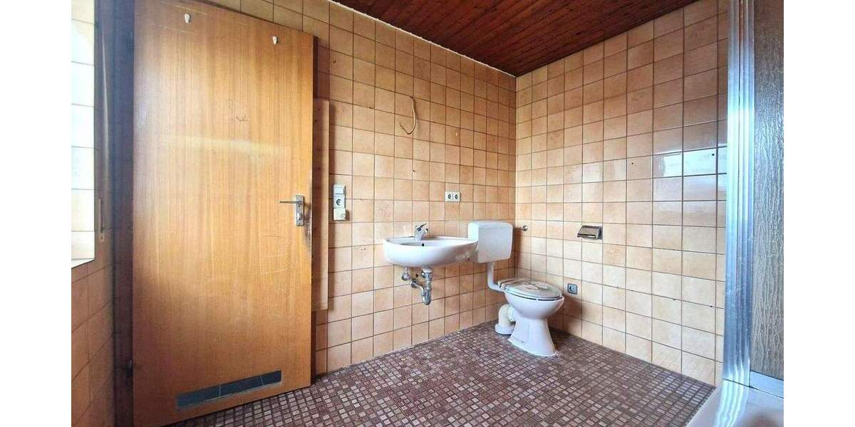 Bauernhaus, Landhaus Simmersfeld - OT Ettmannsweiler - 7 Zimmer, 163 m&sup2;, 159.000&euro; | Angebot:25694204