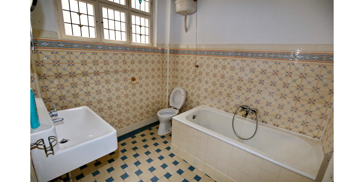 Große Altbauwohnung mit 7 Zimmern in Innenstadtlage - Etagenwohnung Baden-Baden Baden | Angebot:23662229