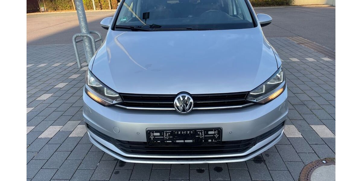 VW Touran 217.000 km 9.990 &euro; Rastatt 76437