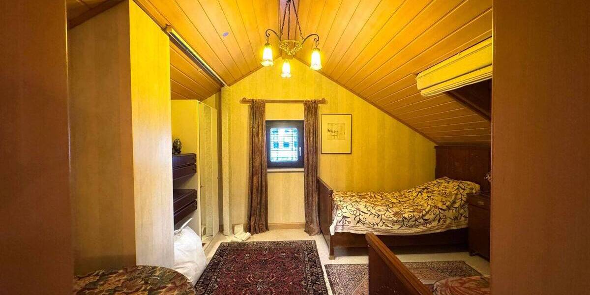 Einfamilienhaus Baden-Baden Innenstadt - 8 Zimmer, 200 m&sup2;, 675.000&euro; | Angebot:25674406