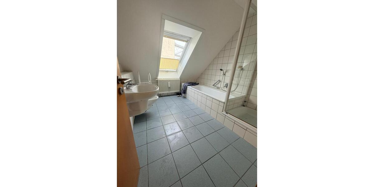 Dachgeschoßwohnung Gernsbach - 3 Zimmer, 122 m&sup2;, 1.350&euro; | Angebot:24373379