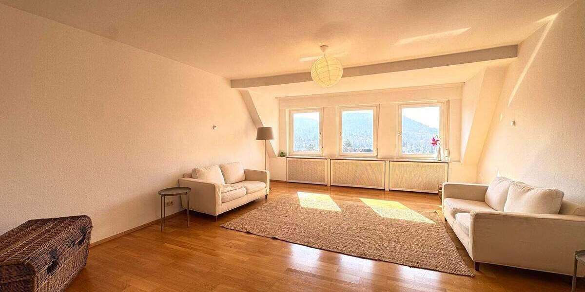 Etagenwohnung Baden-Baden Innenstadt - 4 Zimmer, 123 m&sup2;, 1.600&euro; | Angebot:25877332
