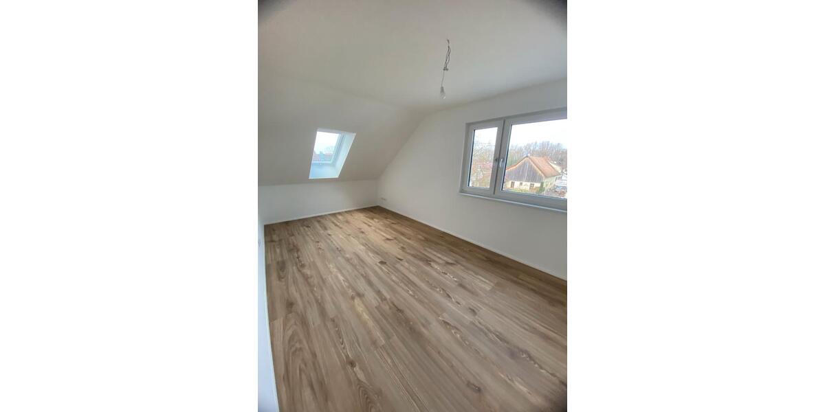 Dachgeschoßwohnung Rheinau - 3 Zimmer, 70 m&sup2;, 1.240&euro; | Angebot:25987955