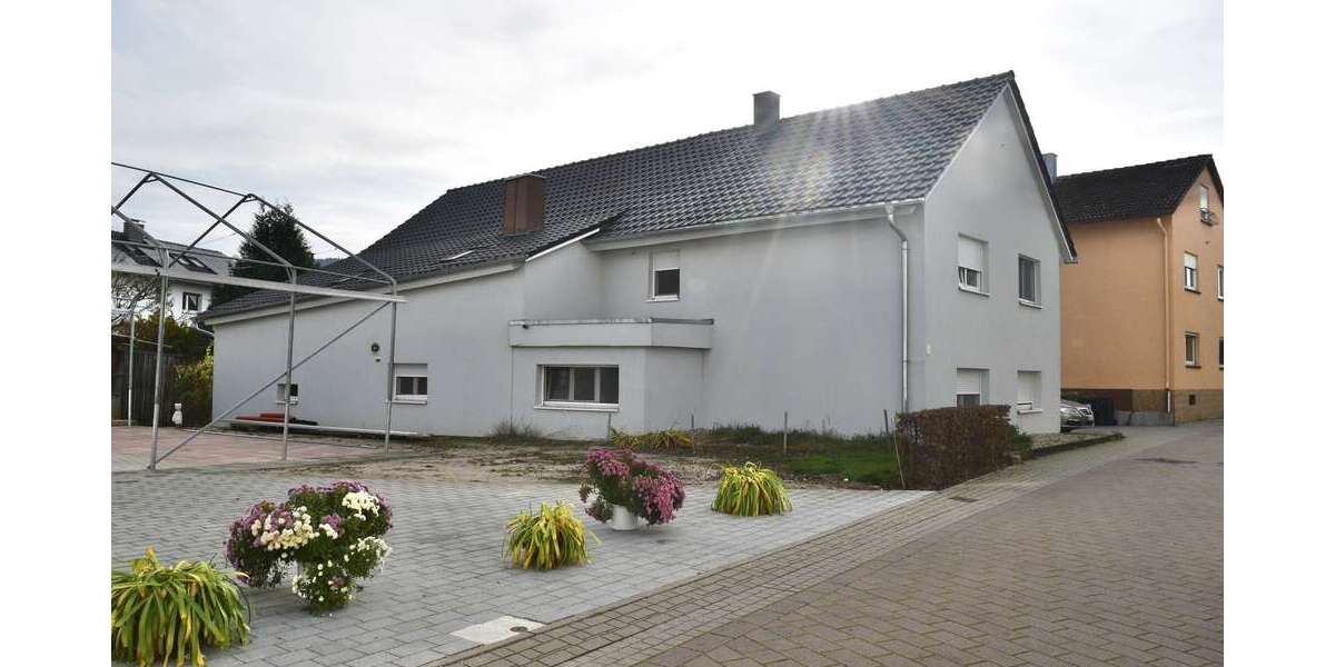 Einfamilienhaus Sinzheim - 13 Zimmer, 313 m&sup2;, 545.000&euro; | Angebot:24991661