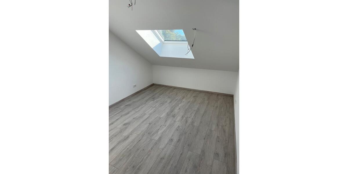 Dachgeschoßwohnung Rastatt - 3 Zimmer, 70 m&sup2;, 850&euro; | Angebot:26658403