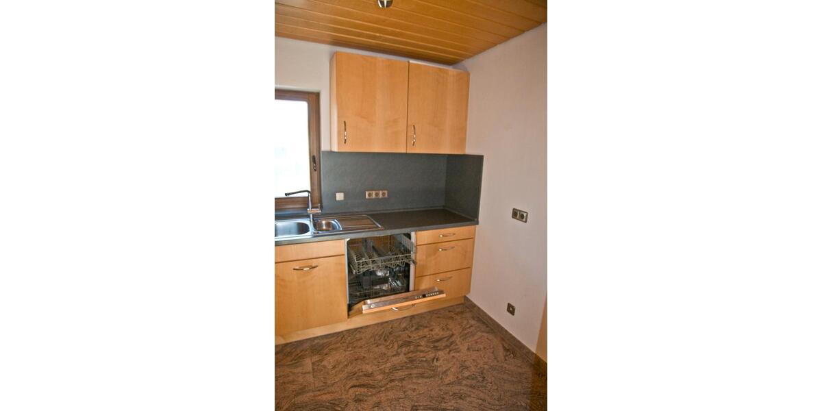 Dachgeschoßwohnung Straubenhardt - 2 Zimmer, 94 m&sup2;, 989&euro; | Angebot:25976196