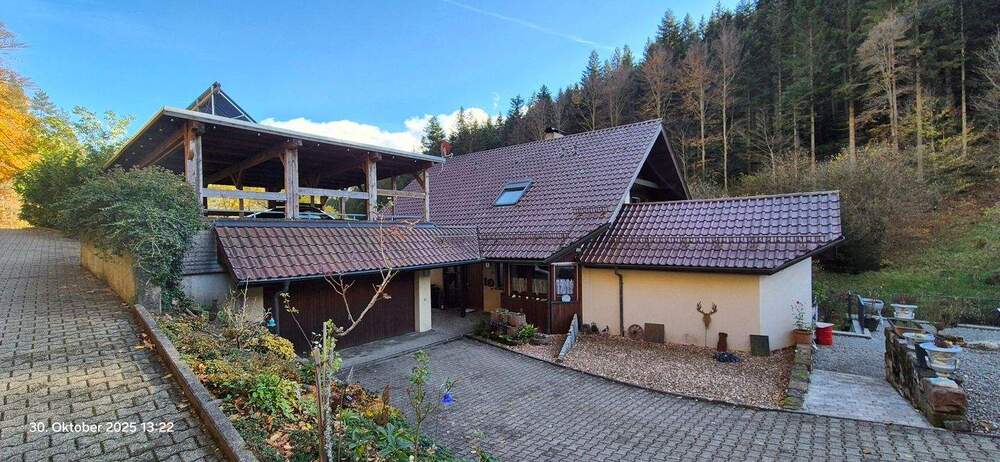 Mehrfamilienhaus, Wohnhaus Bad Wildbad - 8 Zimmer, 221 m&sup2;, 699.000&euro; | Angebot:25780878