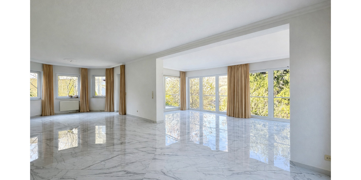 Etagenwohnung Baden-Baden Innenstadt - 5 Zimmer, 186 m&sup2;, 870.000&euro; | Angebot:25862466