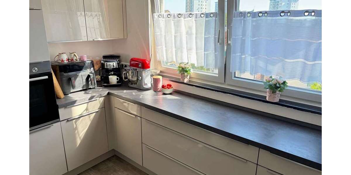 Moderne 4-Zimmer-Wohnung mit 2 Balkonen – ideal für Mitarbeitende des Mercedes-Benz-Werks - Etagenwohnung Rastatt | Angebot:26985895
