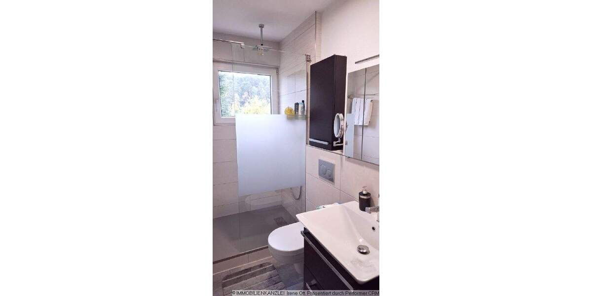 Etagenwohnung Baden-Baden Innenstadt - 3 Zimmer, 70 m&sup2;, 270.000&euro; | Angebot:25697191