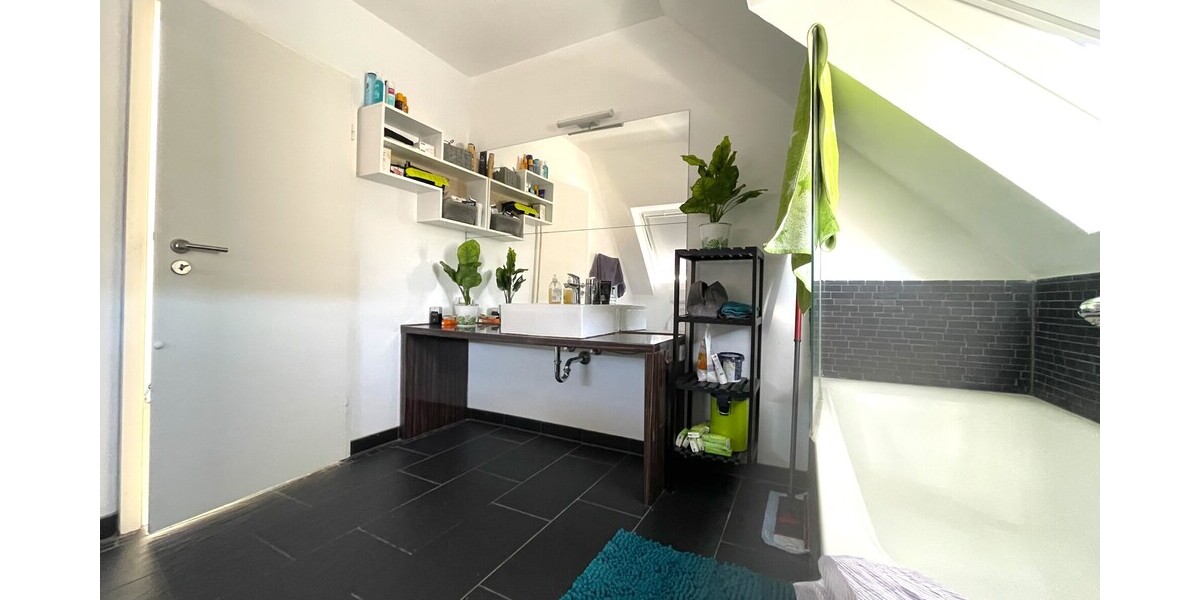 Hoch hinaus: Helle Wohnung mit Balkon in Baden-Baden - Etagenwohnung Baden-Baden Baden | Angebot:27296366