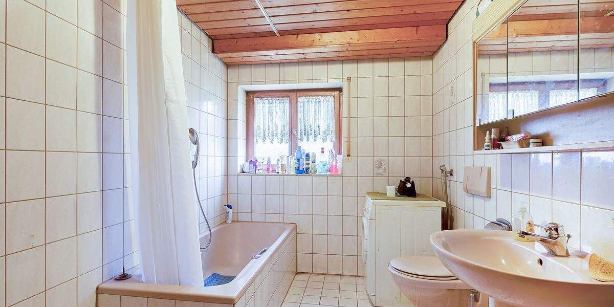 Einfamilienhaus Marxzell / Pfaffenrot Pfaffenrot - 9 Zimmer, 231 m&sup2;, 499.000&euro; | Angebot:25845110