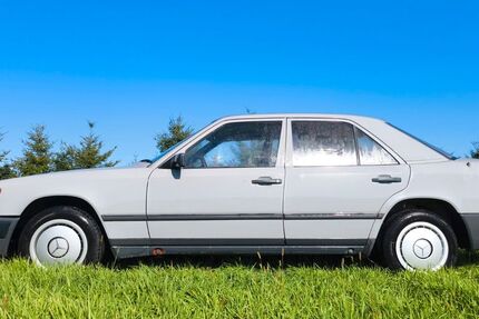 Mercedes-Benz E 200 142.000 km 2.300 &euro; elchesheim 76477