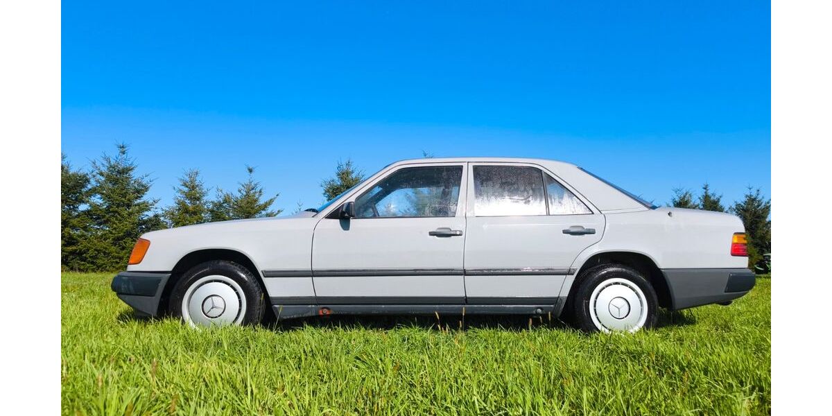 Mercedes-Benz E 200 142.000 km 2.300 &euro; elchesheim 76477