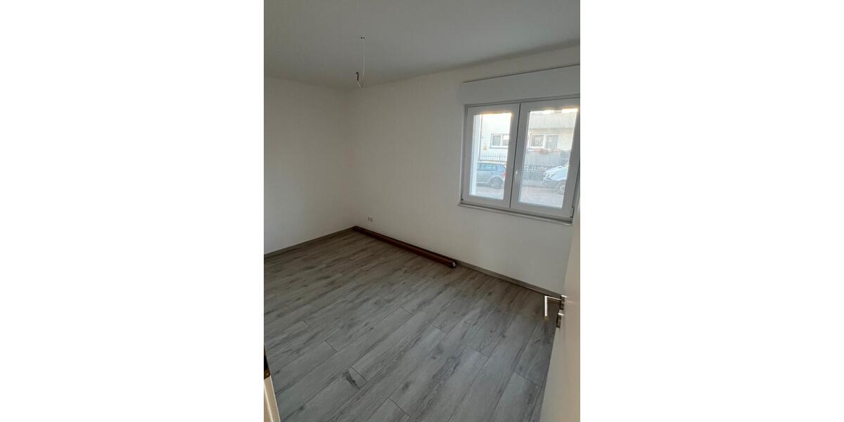 Erdgeschoßwohnung Rastatt - 3 Zimmer, 82 m&sup2;, 1.300&euro; | Angebot:23808277