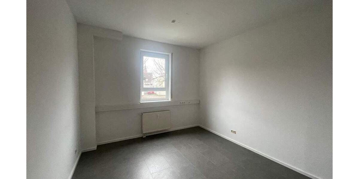 Gewerbeobjekt Steinmauern - 4 Zimmer, 120 m&sup2;, 950&euro; | Angebot:25743491