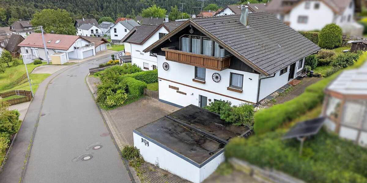Einfamilienhaus Schömberg - 8 Zimmer, 195 m&sup2;, 495.000&euro; | Angebot:24771589