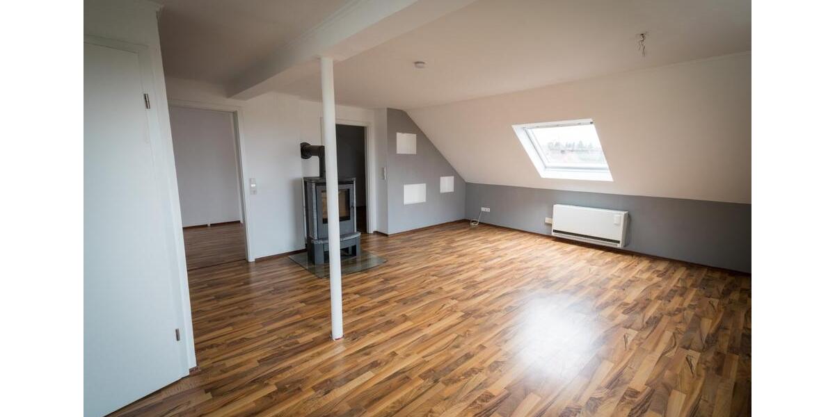 Dachgeschoßwohnung Straubenhardt - 2.5 Zimmer, 65 m&sup2;, 165.000&euro; | Angebot:25877711