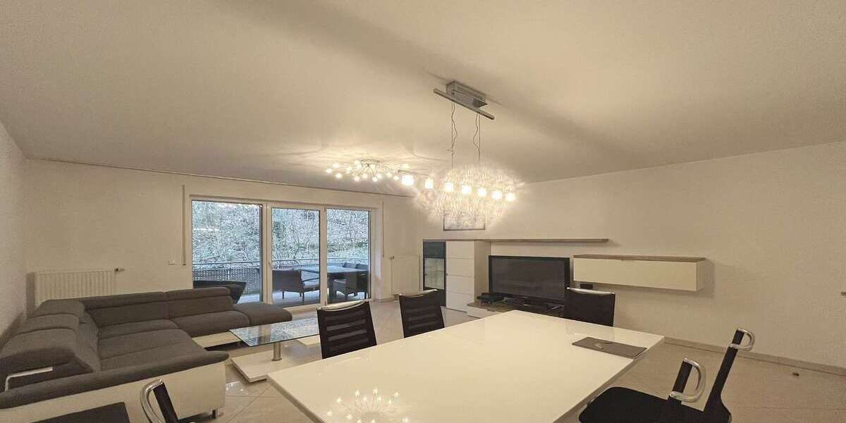 Etagenwohnung Baden-Baden Baden - 2 Zimmer, 107 m&sup2;, 1.020&euro; | Angebot:25351505