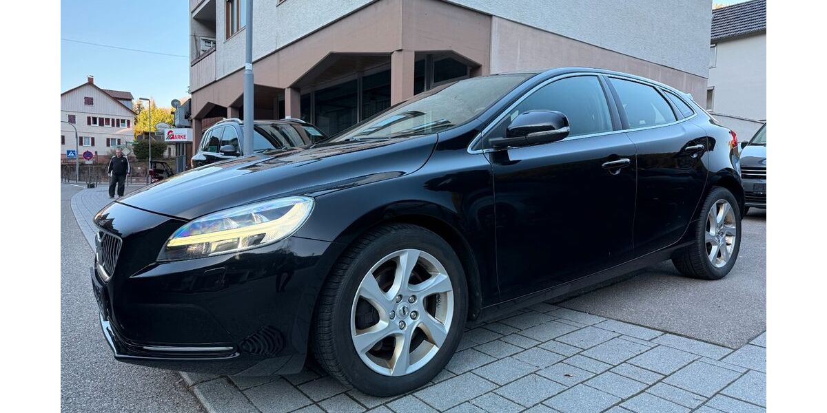 Volvo V40 153.403 km 13.699 &euro; Bad Wildbad 75323