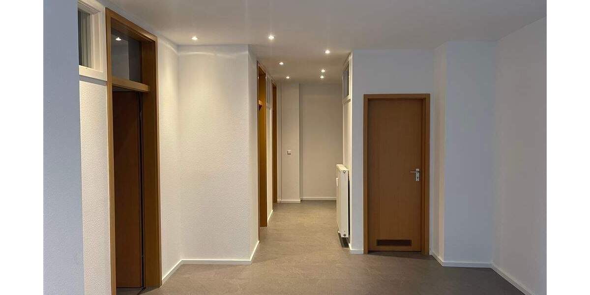 Gewerbeobjekt Steinmauern - 4 Zimmer, 120 m&sup2;, 950&euro; | Angebot:25743491