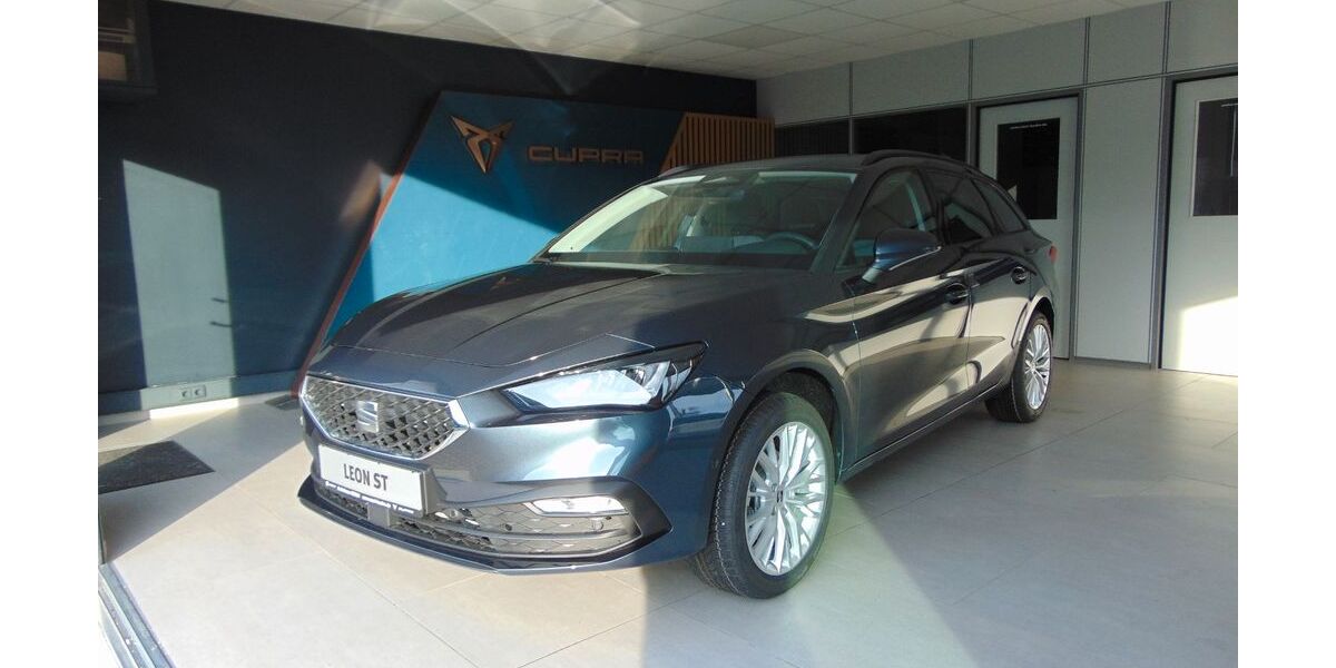 Seat Leon 3.000 km 32.890 &euro; Ötigheim 76470