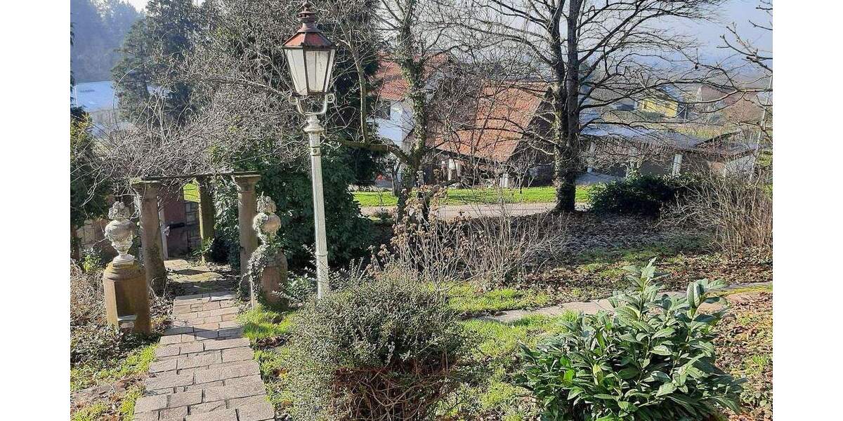 Einfamilienhaus Ottersweier Ortsgebiet - 7 Zimmer, 170 m&sup2;, 550.000&euro; | Angebot:25654336