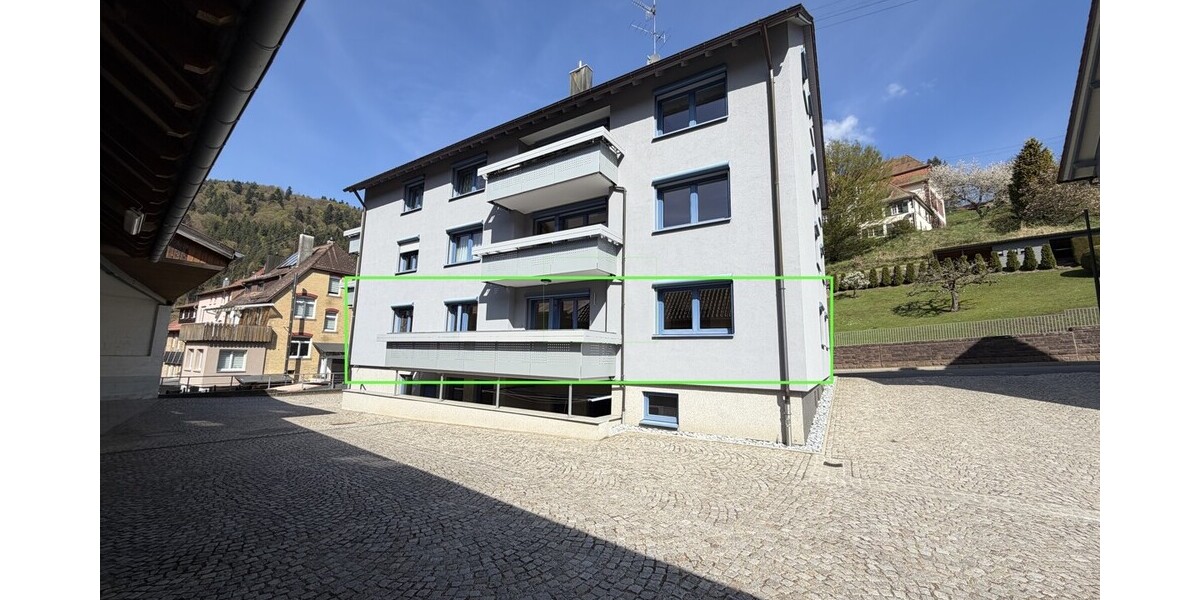 Wohnen wie im eigenen Haus – großzügige 6,5-Zimmer-Wohnung in zentraler Lage - Etagenwohnung Höfen an der Enz Höfen (Enz) | Angebot:27278658