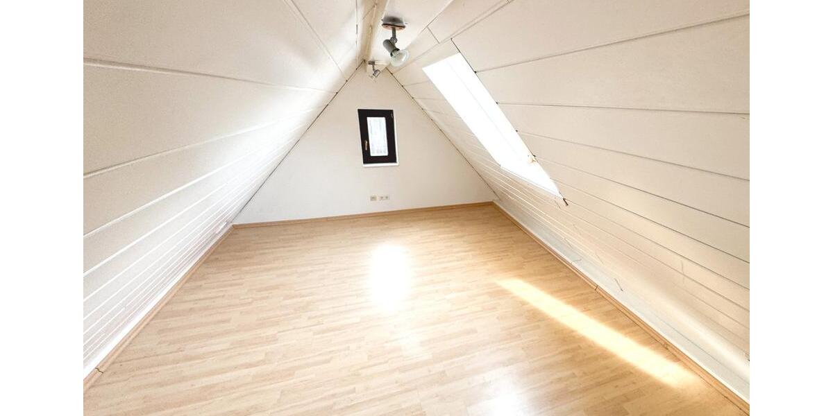 Etagenwohnung Ettlingen - 3 Zimmer, 120 m&sup2;, 1.300&euro; | Angebot:25126311