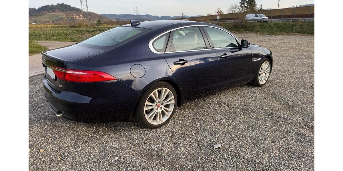 Jaguar XF 205.000 km 12.500 &euro; Achern 77855