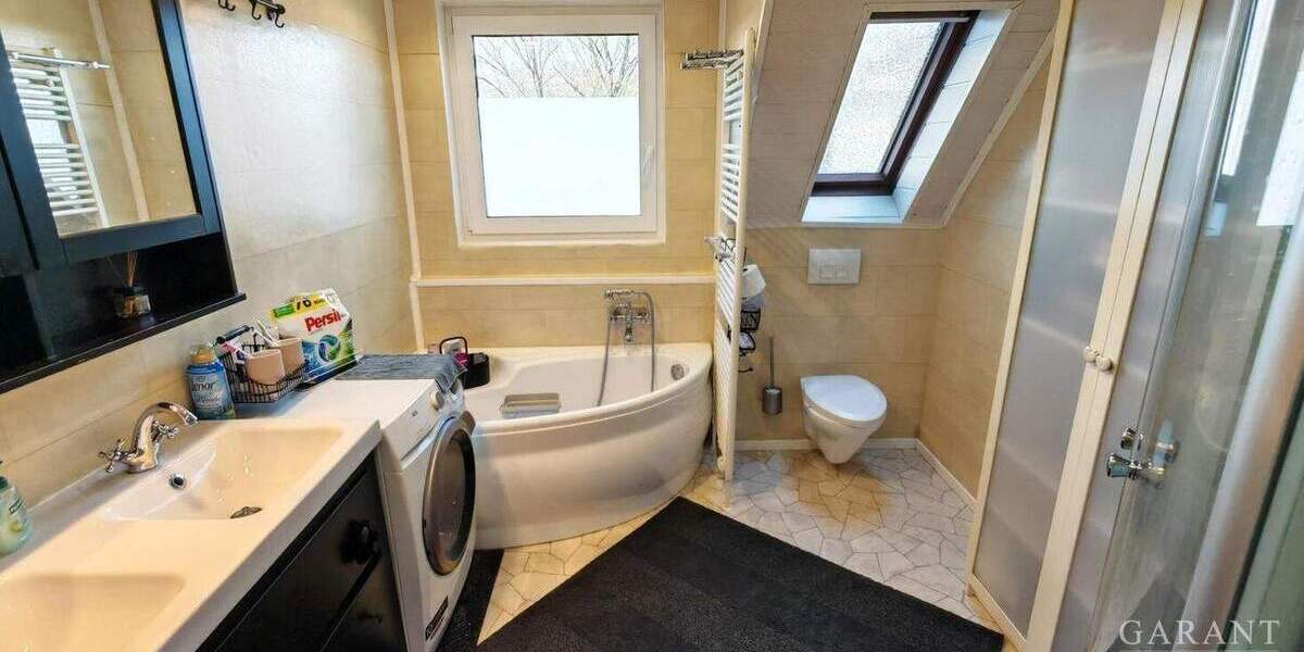 Einfamilienhaus Keltern Niebelsbach - 6 Zimmer, 180 m&sup2;, 650.000&euro; | Angebot:25707703