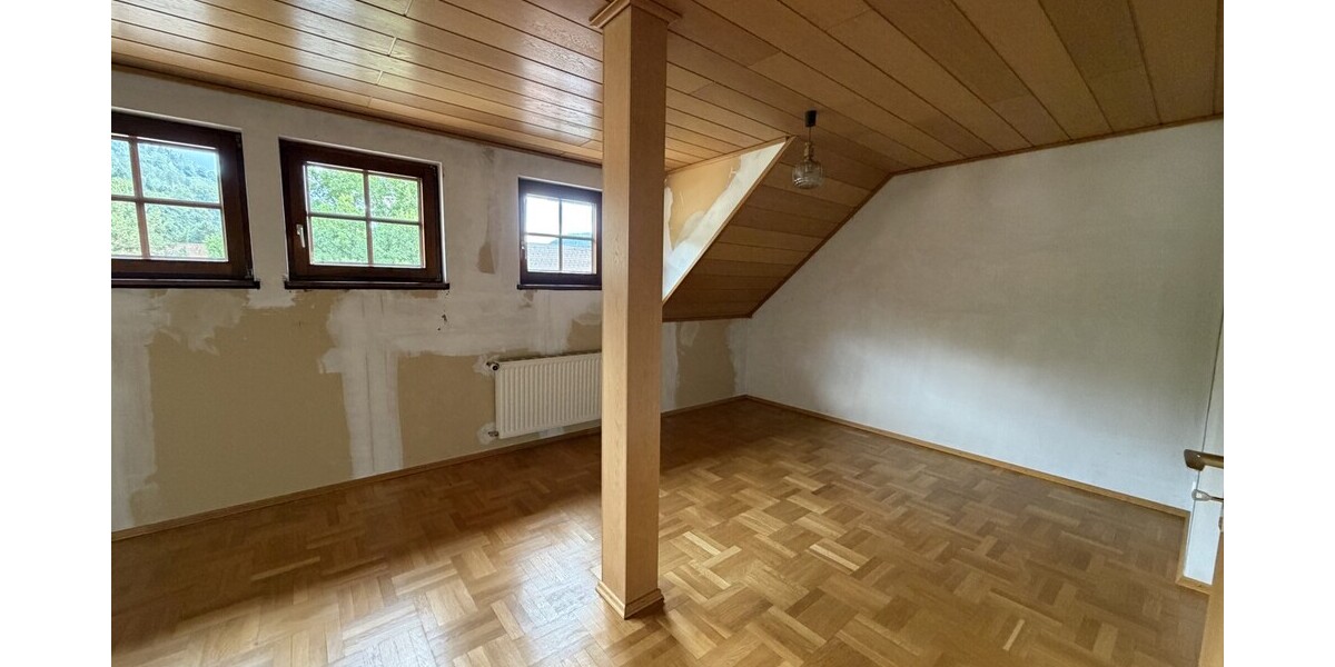 Viel Platz zum Wohnen – und clever Vermögen aufbauen - Zweifamilienhaus Höfen Höfen (Enz) | Angebot:27278662