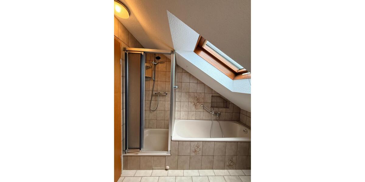 Dachgeschoßwohnung Renchen - 3 Zimmer, 63 m&sup2;, 628&euro; | Angebot:25860193