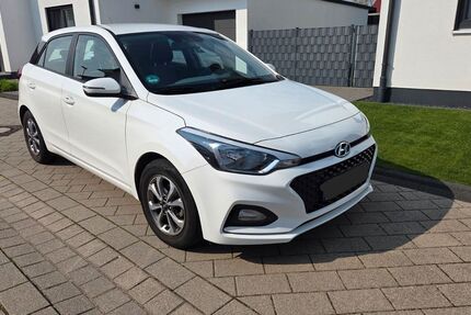 Hyundai i20 53.000 km 9.990 &euro; Ötigheim 76470