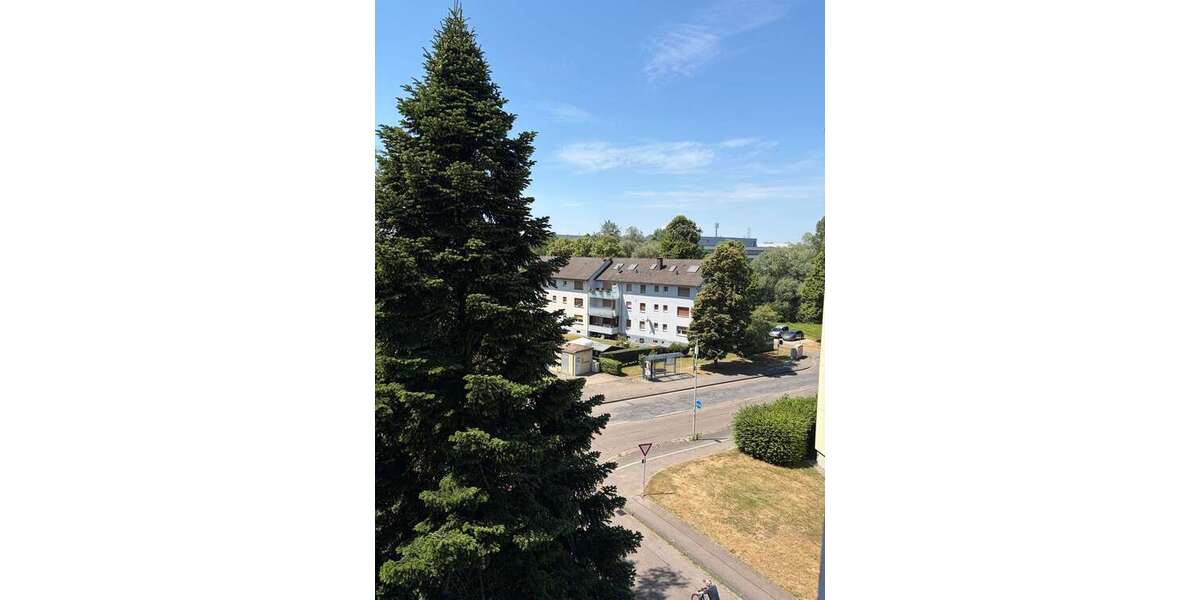 Moderne 4-Zimmer-Wohnung mit 2 Balkonen – ideal für Mitarbeitende des Mercedes-Benz-Werks - Etagenwohnung Rastatt | Angebot:26985895
