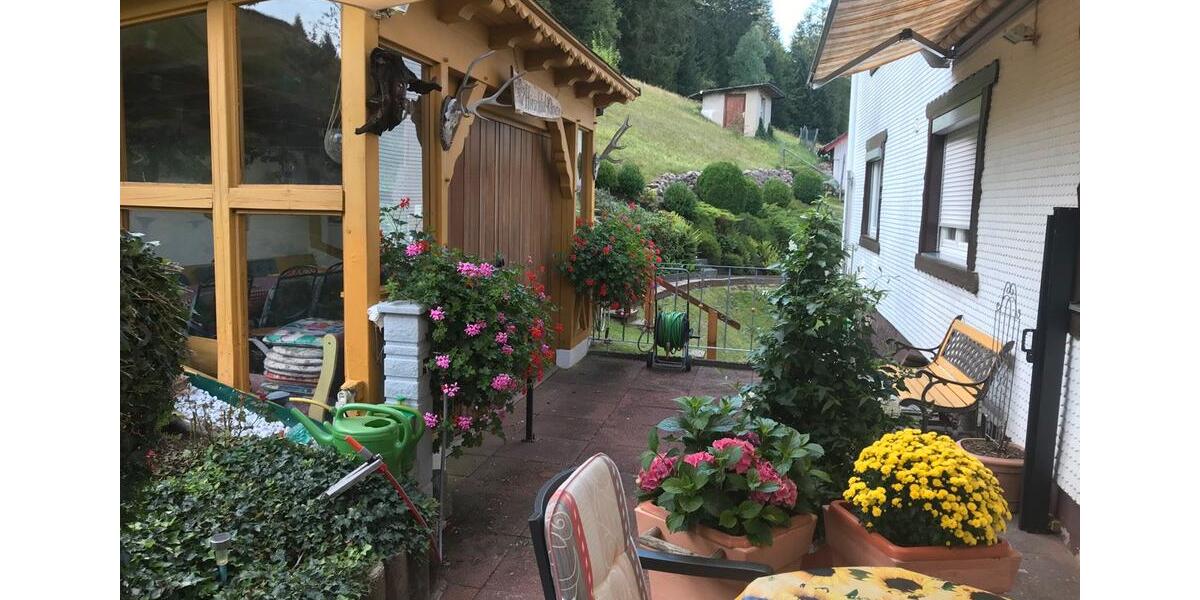 Etagenwohnung Enzklösterle - 4 Zimmer, 105 m&sup2;, 550&euro; | Angebot:25979029