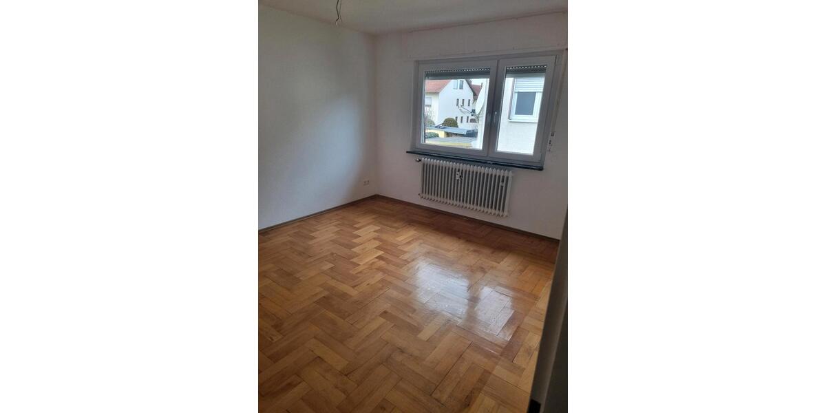 Etagenwohnung Rastatt - 4 Zimmer, 119 m&sup2;, 1.200&euro; | Angebot:25351929