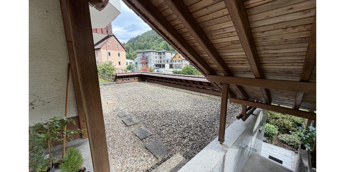 Viel Platz zum Wohnen – und clever Vermögen aufbauen - Zweifamilienhaus Höfen Höfen (Enz) | Angebot:27278662